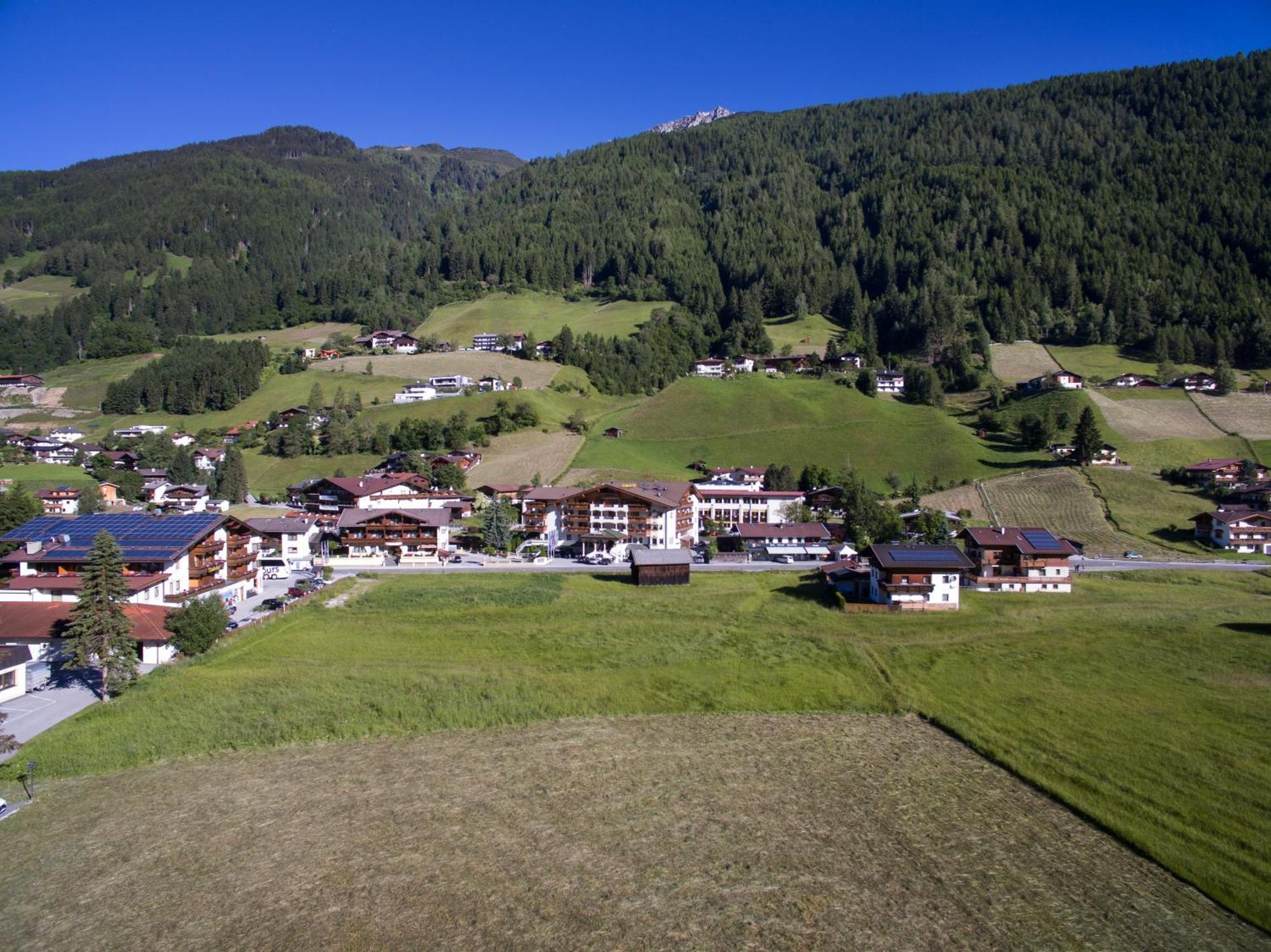 Hotel Stubaierhof Neustift im Stubaital Esterno foto